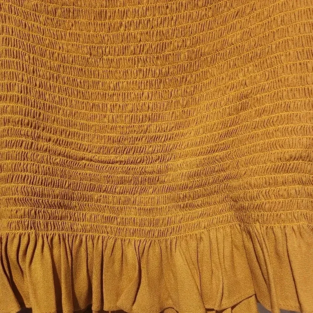 Reformation Cropped Longsleeve Gold Top  With Ruffled Snached Waist Size Medium